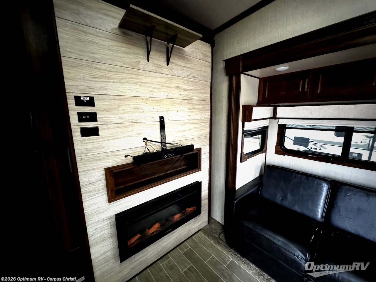 Used 2019 Palomino Columbus 1492 386FK available in Robstown, Texas