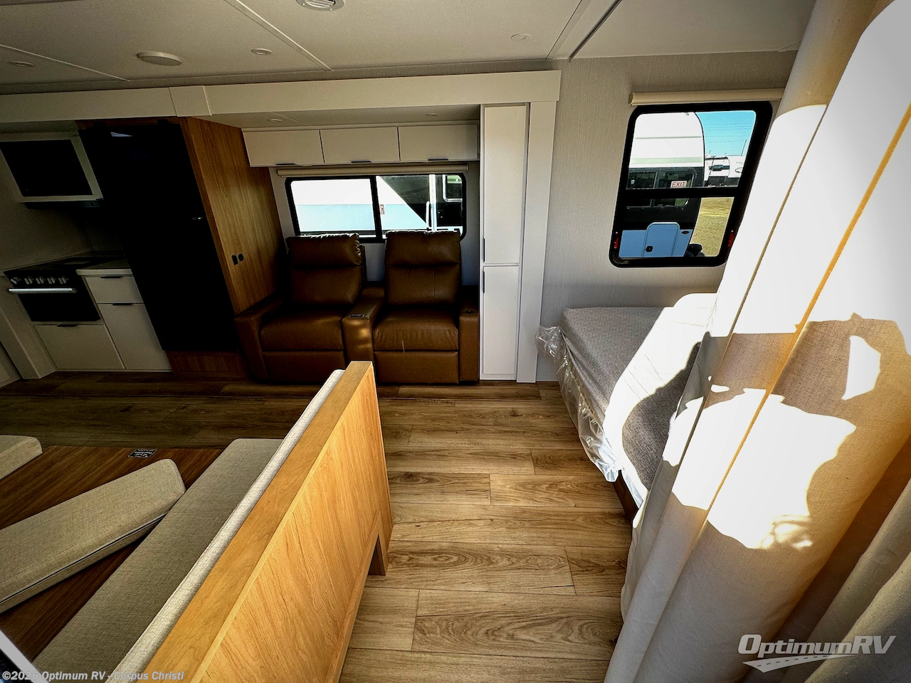 2026 Winnebago Thrive 22MLS - New Travel Trailer For Sale by Optimum RV - Corpus Christi in Robstown, Texas