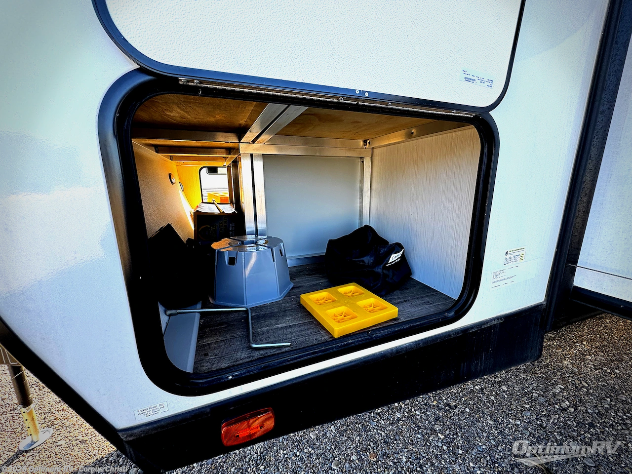 2023 Forest River Vibe 31ML - Used Travel Trailer For Sale by Optimum RV - Corpus Christi in Robstown, Texas features Slideout, Awning