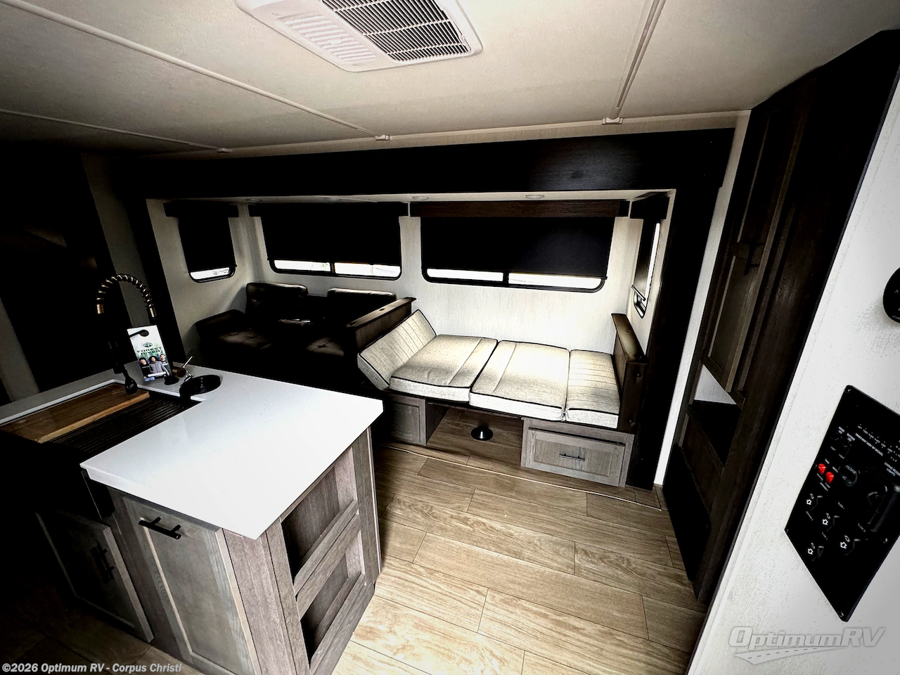 2026 Forest River Cherokee Alpha Wolf 33BH - New Travel Trailer For Sale by Optimum RV - Corpus Christi in Robstown, Texas features Slideout, Awning