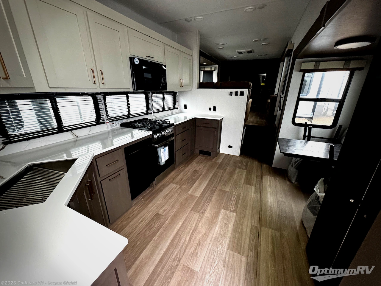 2026 East to West Tandara 390FL - New Fifth Wheel For Sale by Optimum RV - Corpus Christi in Robstown, Texas features Slideout, Awning