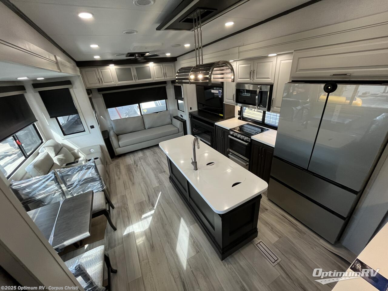 New 2025 Keystone Alpine Avalanche Edition 321RL available in Robstown, Texas