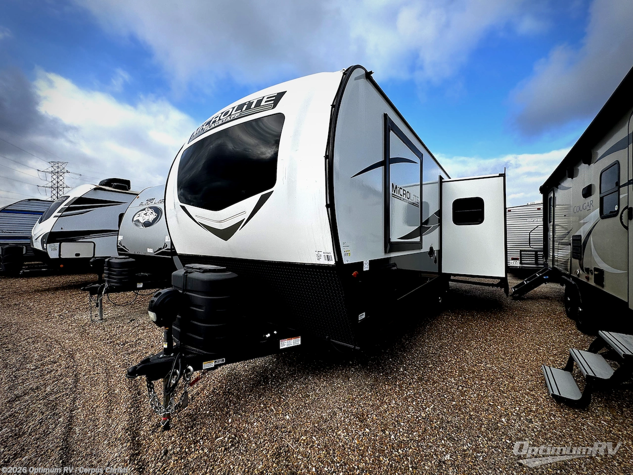 2025 Forest River Flagstaff Micro Lite 25SRK - Used Travel Trailer For Sale by Optimum RV - Corpus Christi in Robstown, Texas features Slideout, Awning