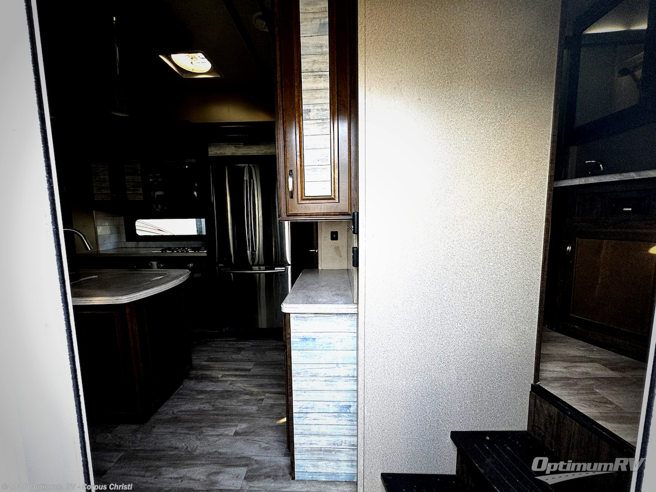 2019 Grand Design Solitude 375RES - Used Fifth Wheel For Sale by Optimum RV - Corpus Christi in Robstown, Texas features Slideout, Awning