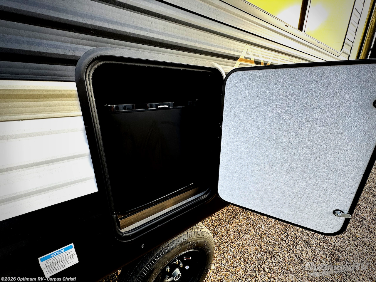 2026 Prime Time Avenger 25MKO - New Travel Trailer For Sale by Optimum RV - Corpus Christi in Robstown, Texas features Slideout, Awning