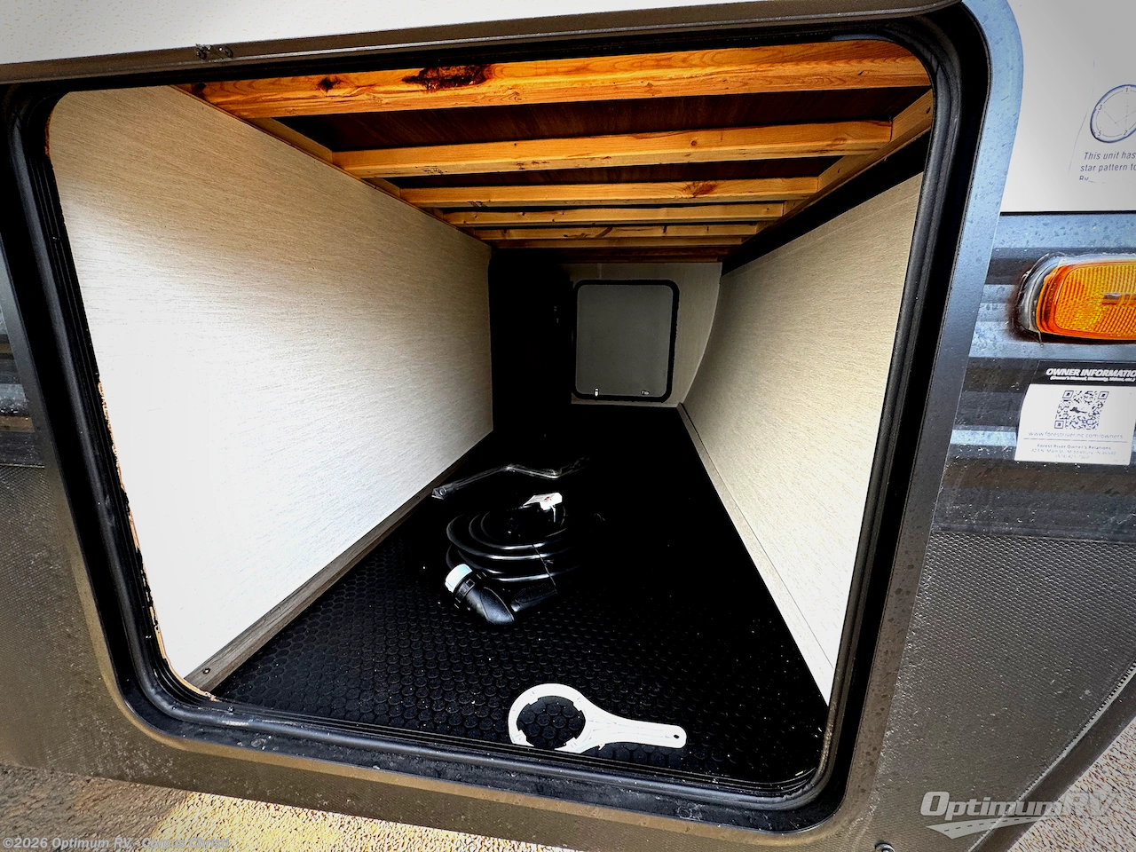 2026 Prime Time Avenger 27REI - New Travel Trailer For Sale by Optimum RV - Corpus Christi in Robstown, Texas features Slideout, Awning