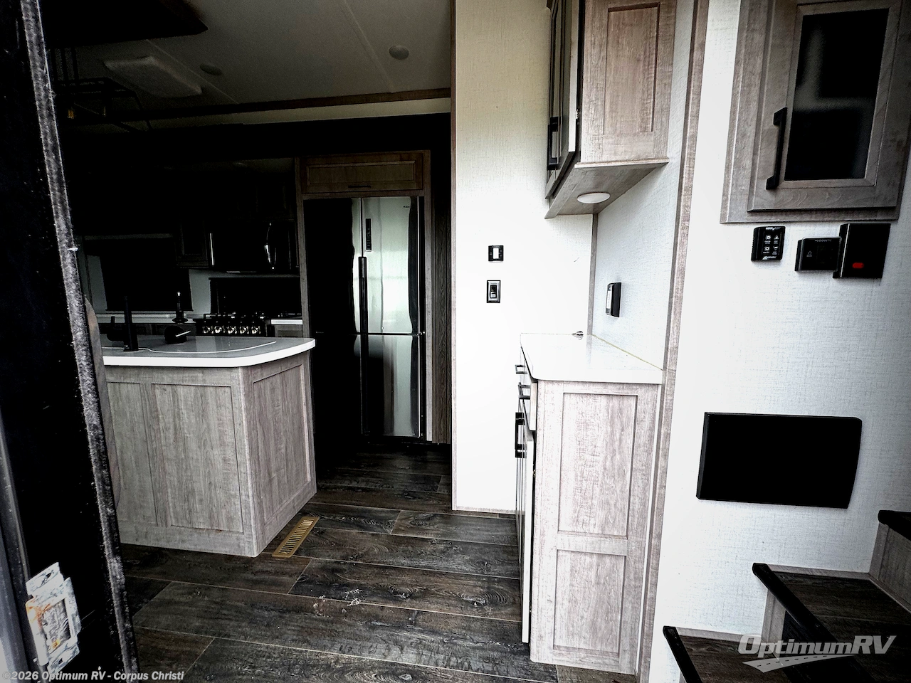 2023 Dutchmen Yukon 412DB - Used Fifth Wheel For Sale by Optimum RV - Corpus Christi in Robstown, Texas features Awning, Slideout