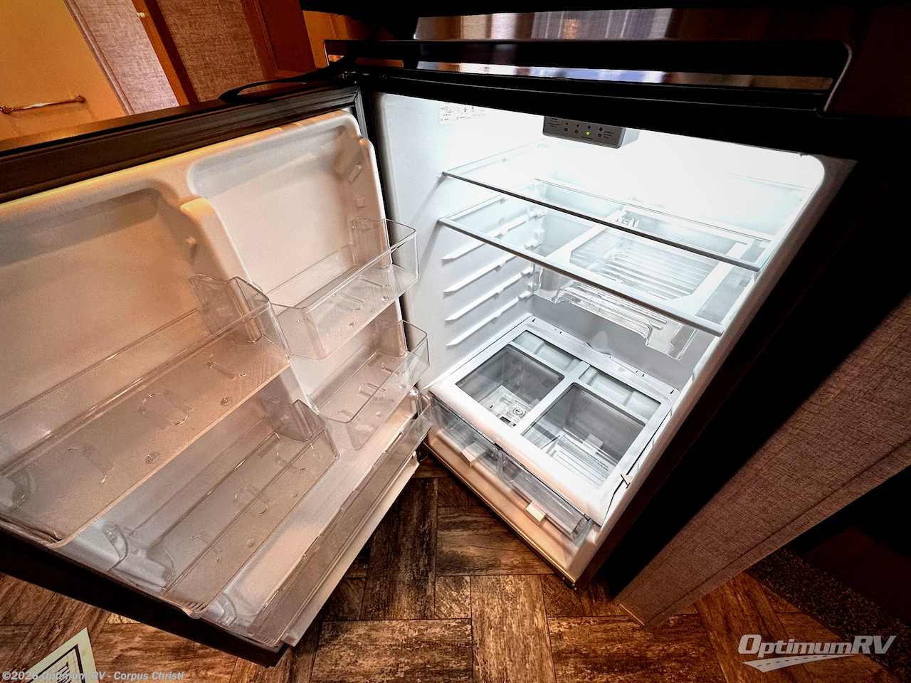 2025 HL Enterprise Hy-Line 38 Premier - Used Travel Trailer For Sale by Optimum RV - Corpus Christi in Robstown, Texas