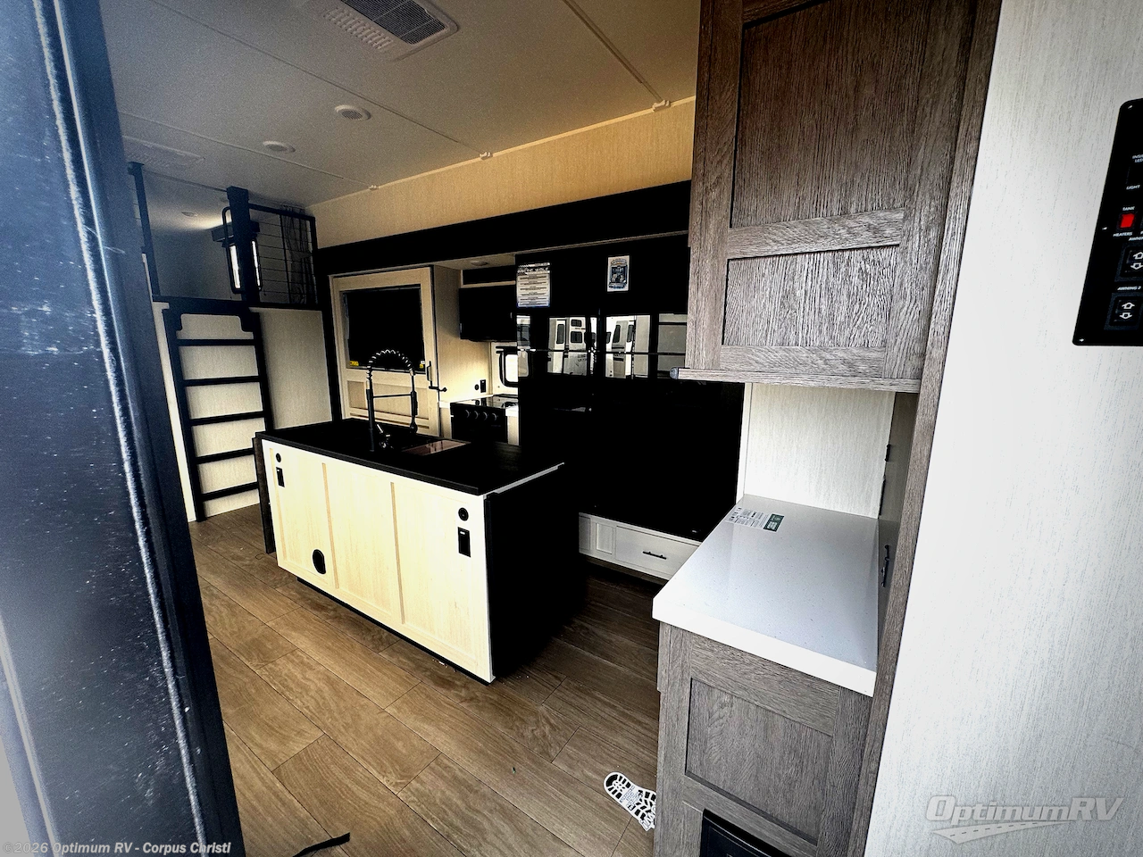 2026 Forest River Cherokee Arctic Wolf 38DST - New Fifth Wheel For Sale by Optimum RV - Corpus Christi in Robstown, Texas features Awning, Slideout