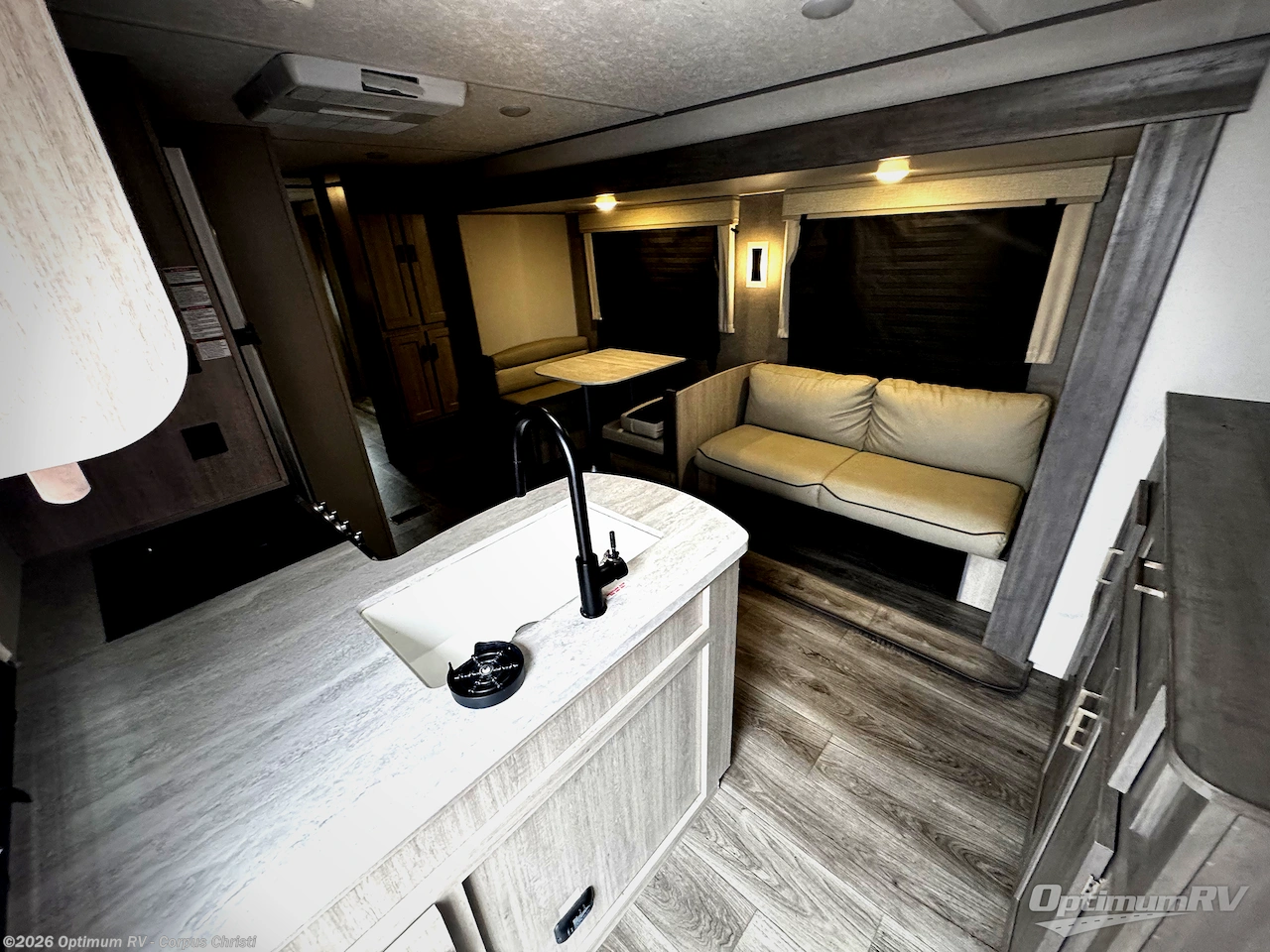 Used 2025 Coachmen Catalina Legacy Edition 343BHTS available in Robstown, Texas