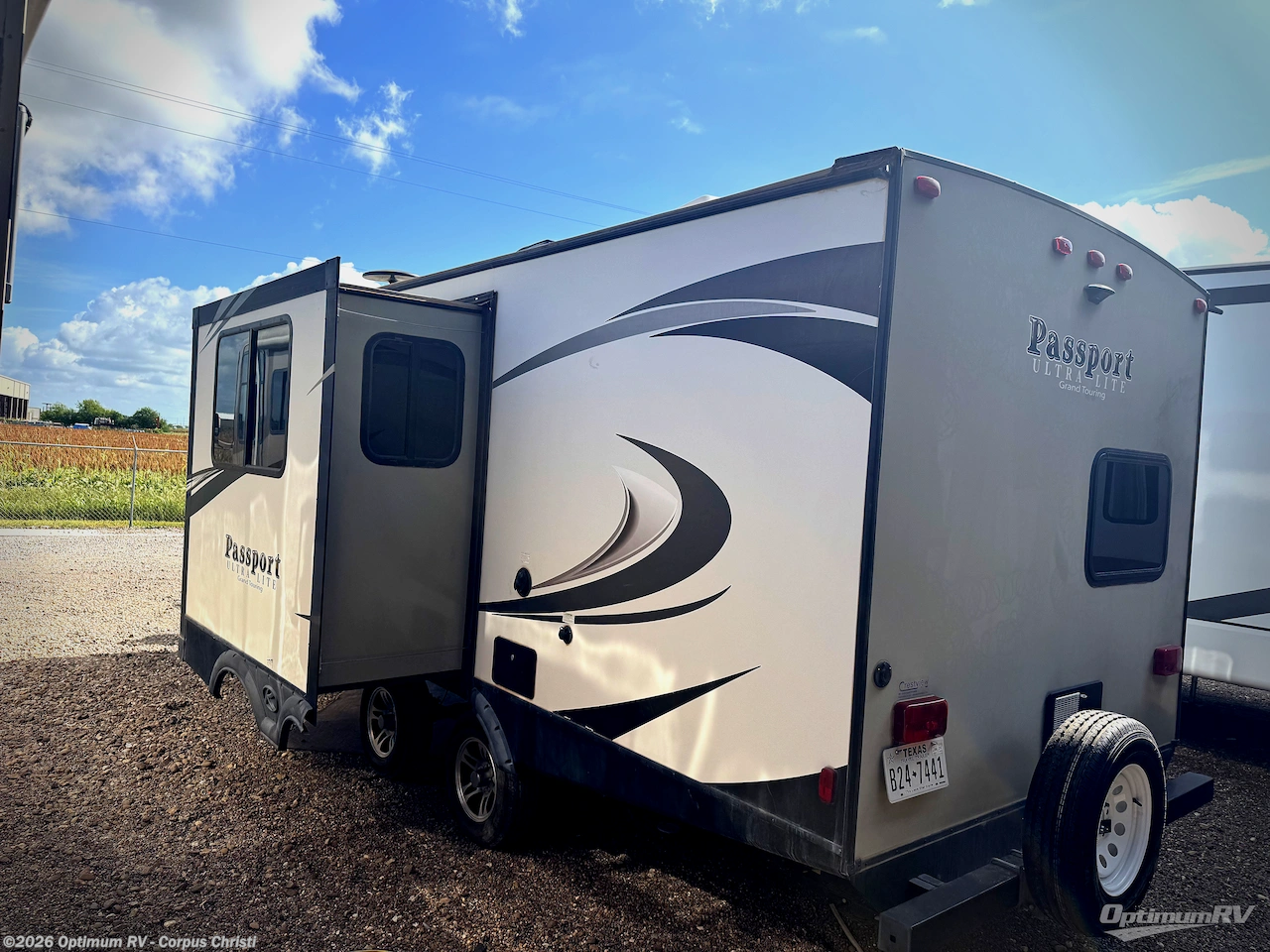 2018 Keystone Passport 2400BH Grand Touring - Used Travel Trailer For Sale by Optimum RV - Corpus Christi in Robstown, Texas features Slideout, Awning