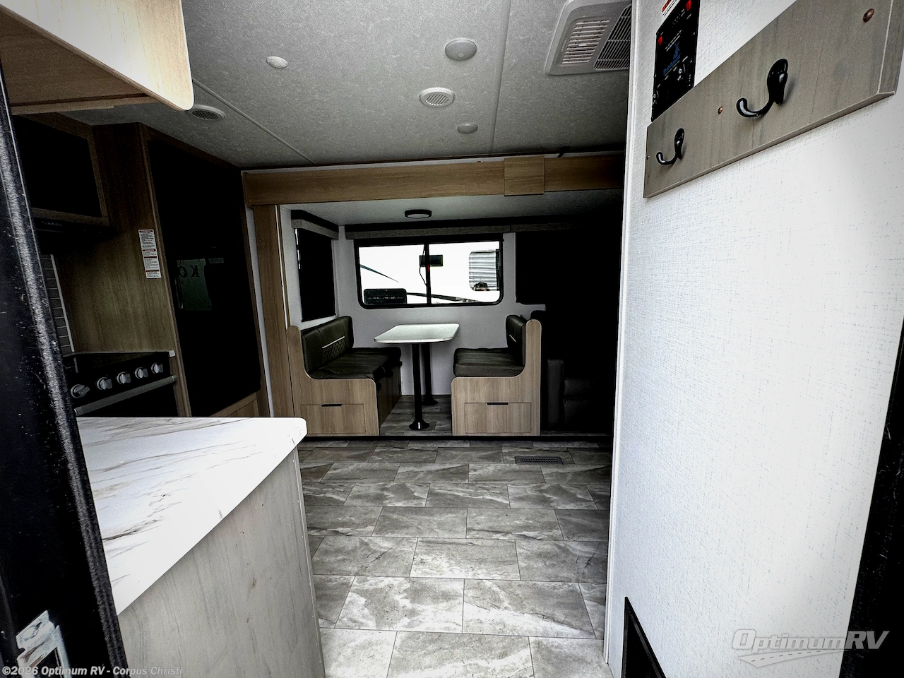 2025 Dutchmen Kodiak 257RKSL - Used Travel Trailer For Sale by Optimum RV - Corpus Christi in Robstown, Texas features Awning, Slideout