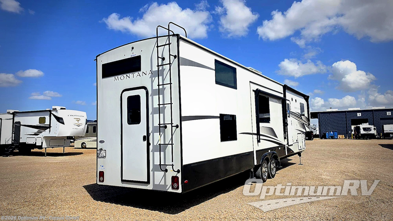 2025 Keystone Montana 3915TB - Used Fifth Wheel For Sale by Optimum RV - Corpus Christi in Robstown, Texas features Slideout, Awning