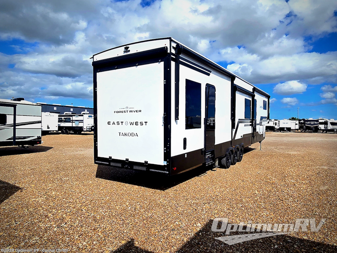 2027 East to West Takoda 399TH - New Fifth Wheel For Sale by Optimum RV - Corpus Christi in Robstown, Texas features Slideout, Awning