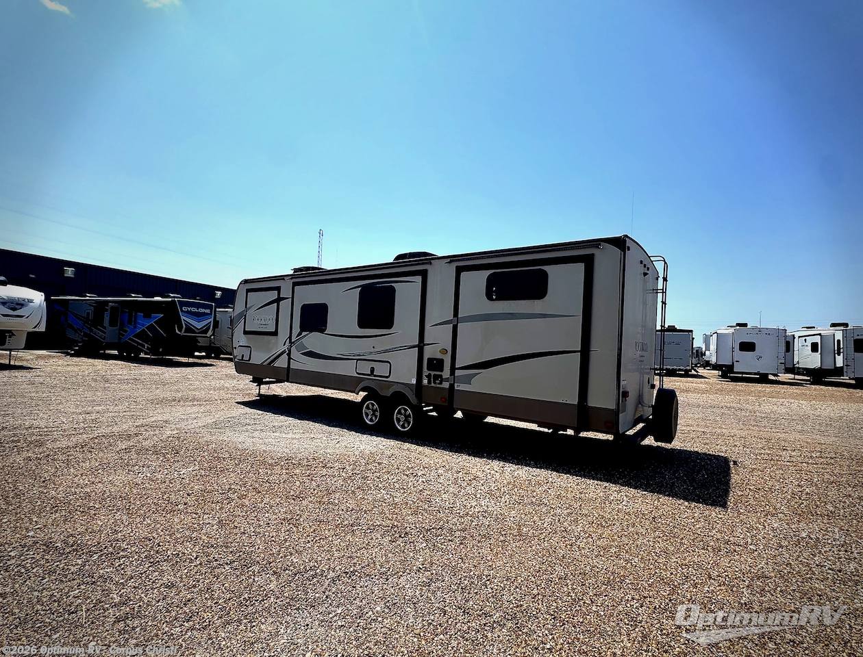 2018 Forest River Rockwood Signature Ultra Lite 8311WS - Used Travel Trailer For Sale by Optimum RV - Corpus Christi in Robstown, Texas features Slideout, Awning