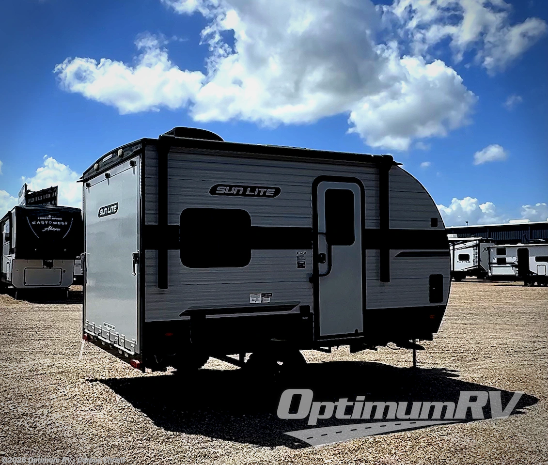 2025 Sunset Park RV Sun Lite 14TH - Used Travel Trailer For Sale by Optimum RV - Corpus Christi in Robstown, Texas features Awning