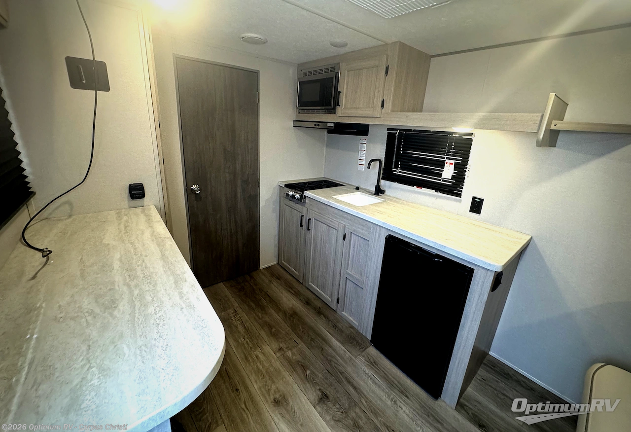 Used 2024 Coachmen Catalina Summit Series 7 154RDX available in Robstown, Texas