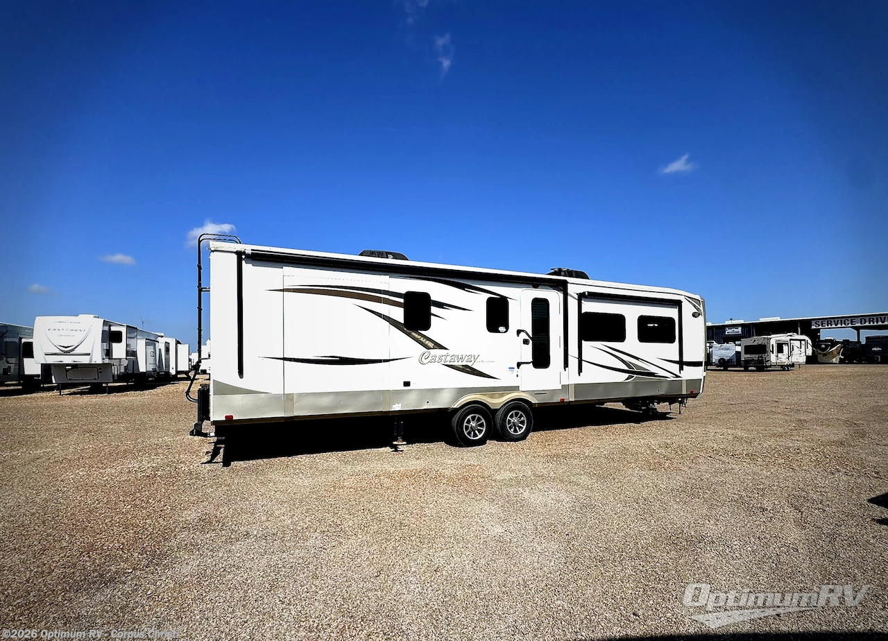 2019 Palomino Columbus Castaway 86FK - Used Destination Trailer For Sale by Optimum RV - Corpus Christi in Robstown, Texas features Slideout, Awning