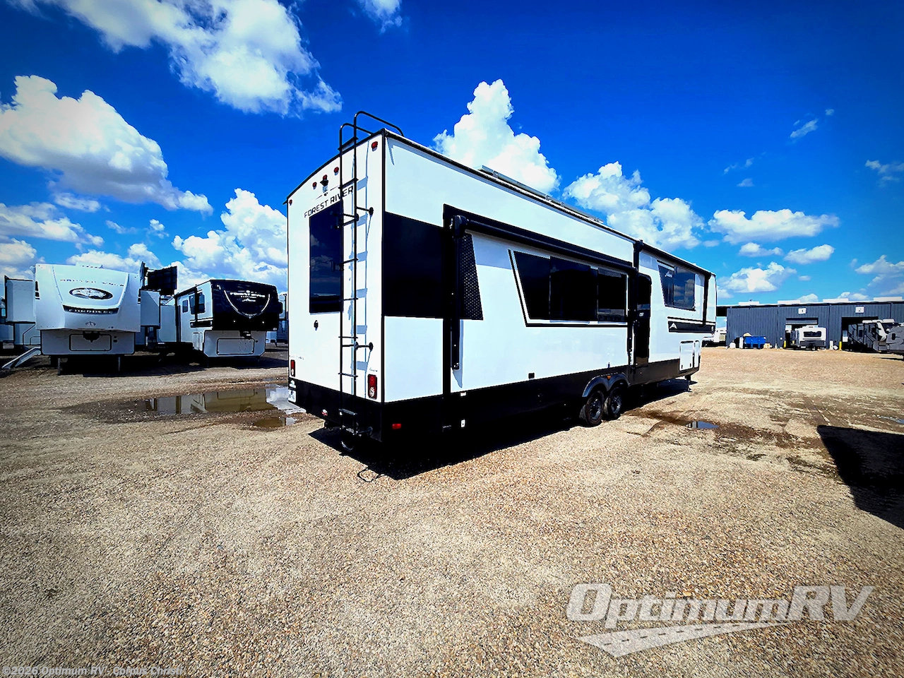 2025 East to West Ahara 395FB - Used Fifth Wheel For Sale by Optimum RV - Corpus Christi in Robstown, Texas features Slideout, Awning