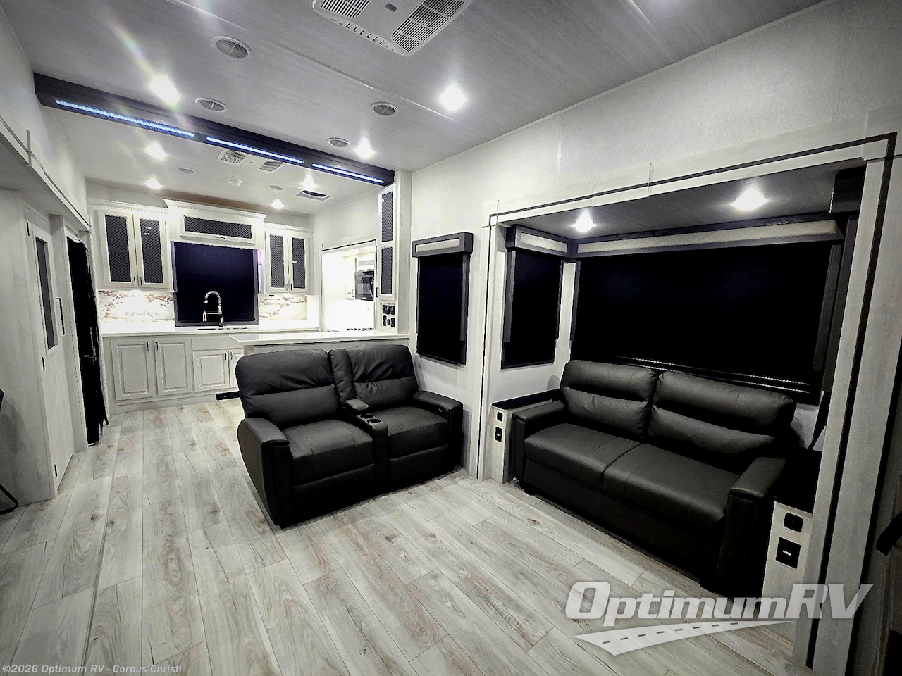 Used 2025 East to West Ahara 395FB available in Robstown, Texas