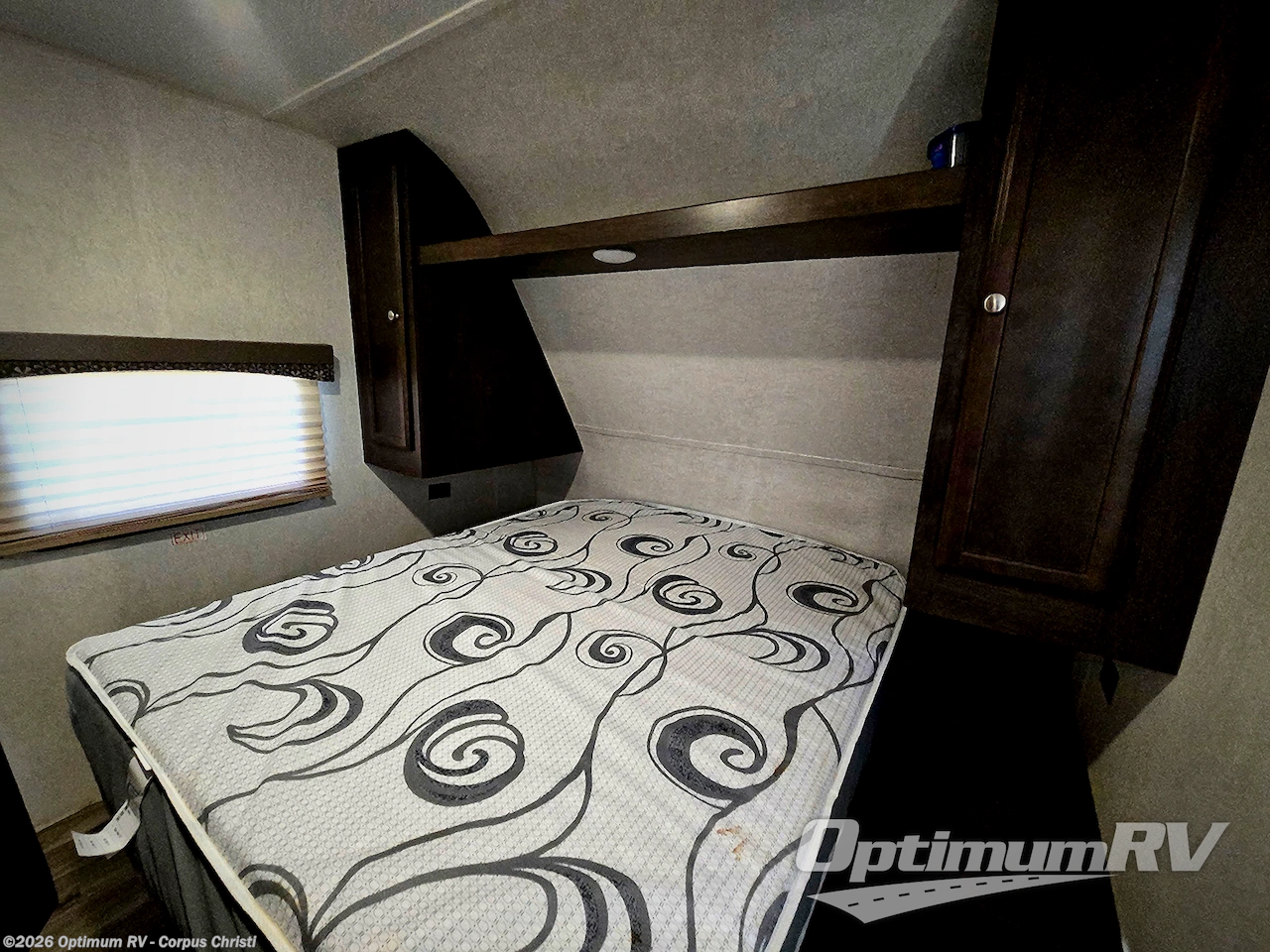 Used 2018 Starcraft Autumn Ridge Outfitter 31BHU available in Robstown, Texas