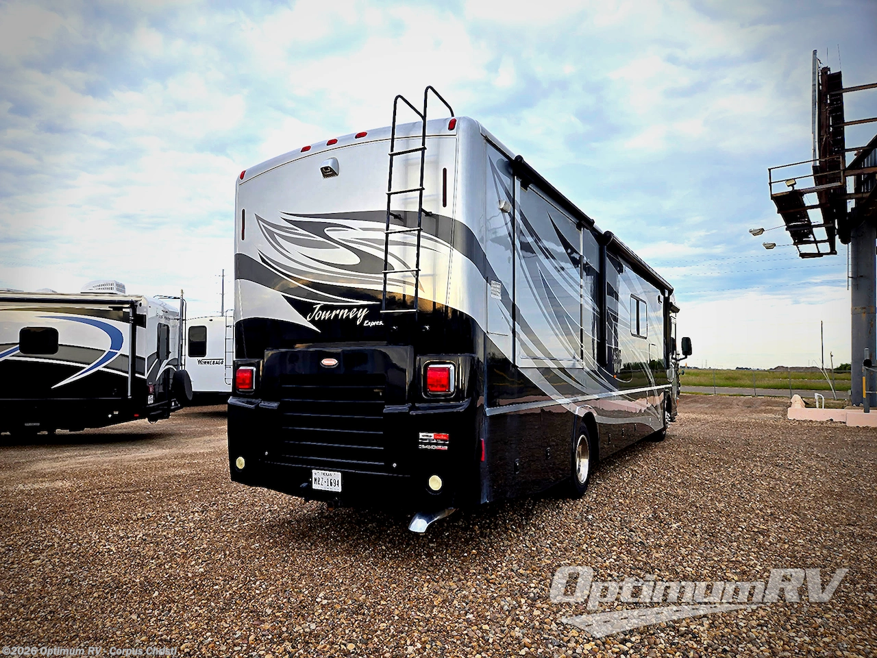 2011 Winnebago Journey Express 39N - Used Class A For Sale by Optimum RV - Corpus Christi in Robstown, Texas features Slideout