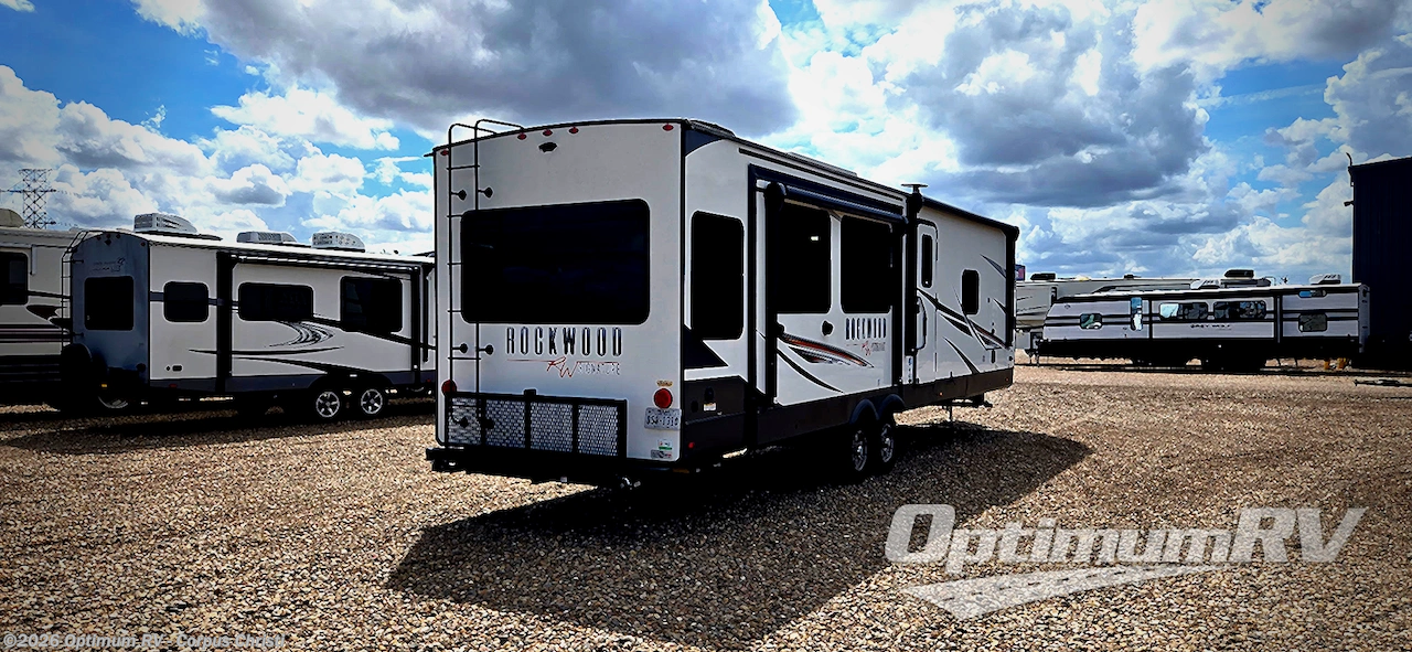 2022 Forest River Rockwood Signature Ultra Lite 8337RL - Used Travel Trailer For Sale by Optimum RV - Corpus Christi in Robstown, Texas features Awning, Slideout