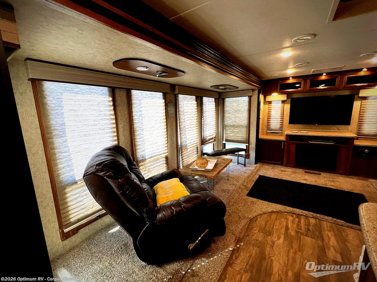 Used 2017 Prime Time LaCrosse 327RES available in Robstown, Texas