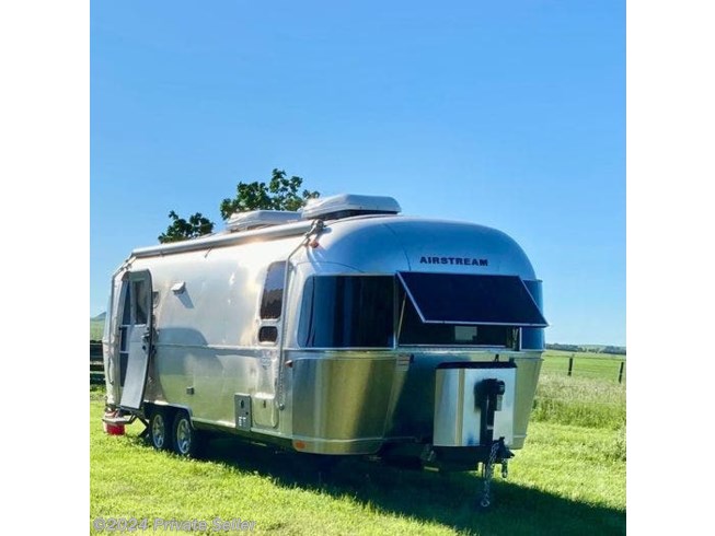 Used 2022 Airstream Flying Cloud 25FB available in Waxahachie, Texas