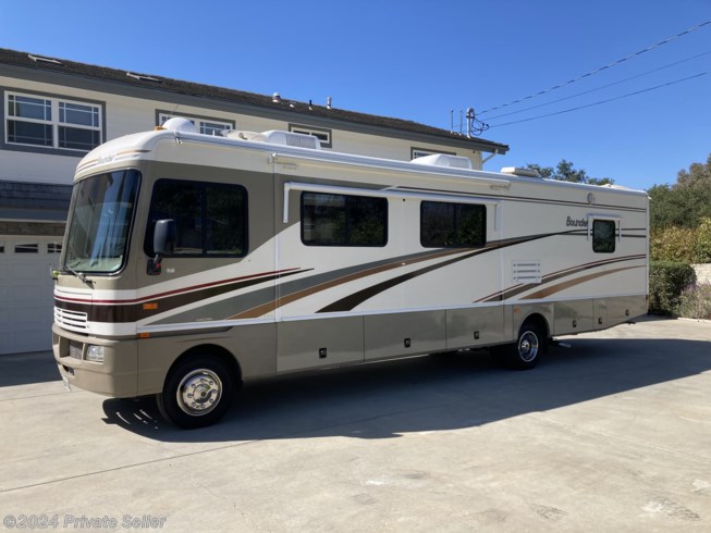 Used 2004 Fleetwood Bounder available in Ojai, California