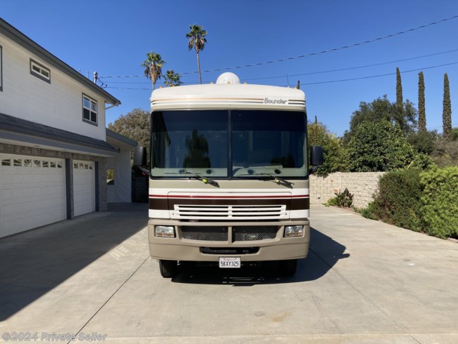2004 Fleetwood Bounder - Used Class A For Sale by Harold in Ojai, California
