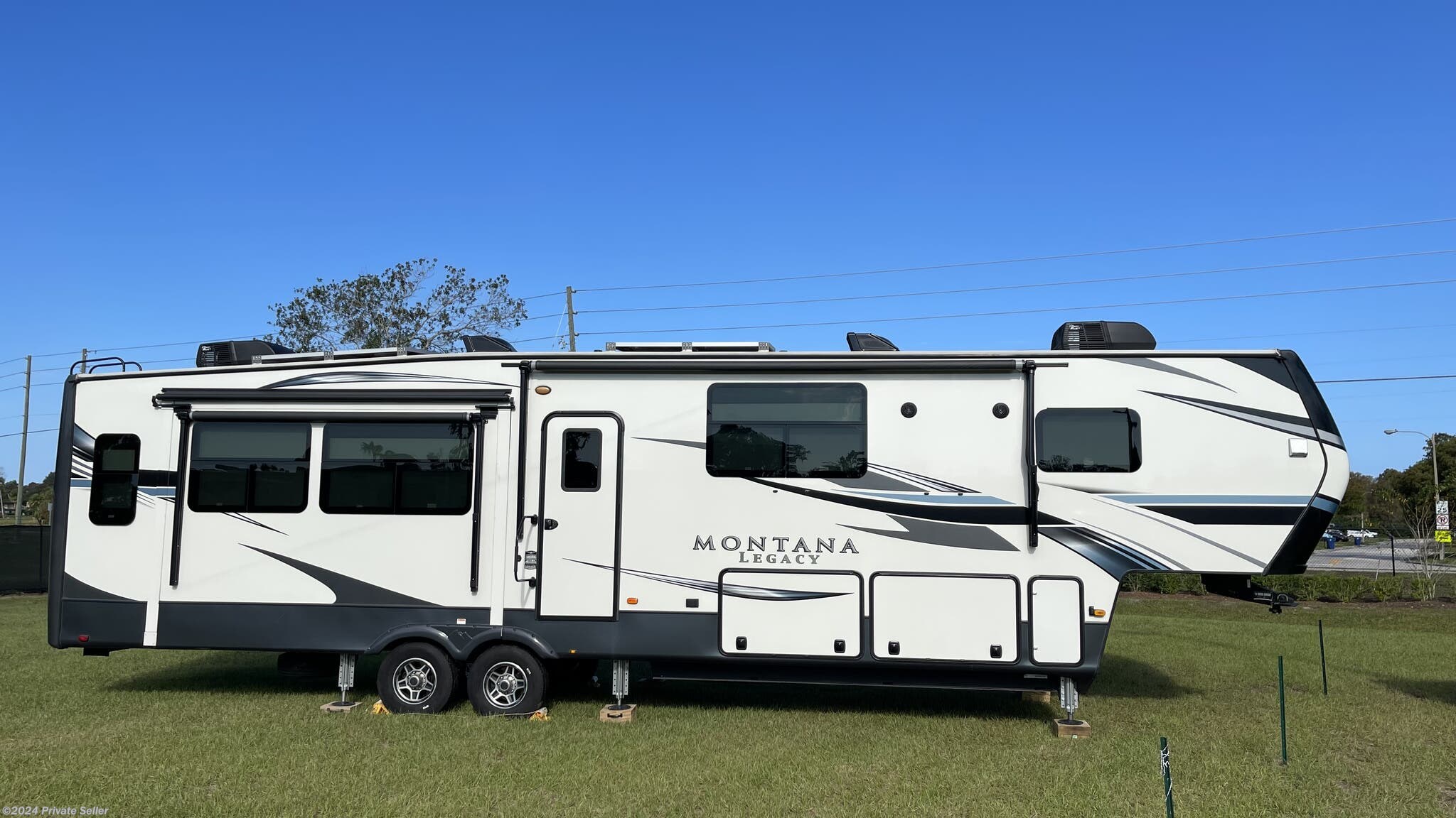 2021 Keystone Montana Legacy 3855BR RV for Sale in Odessa, FL 33556