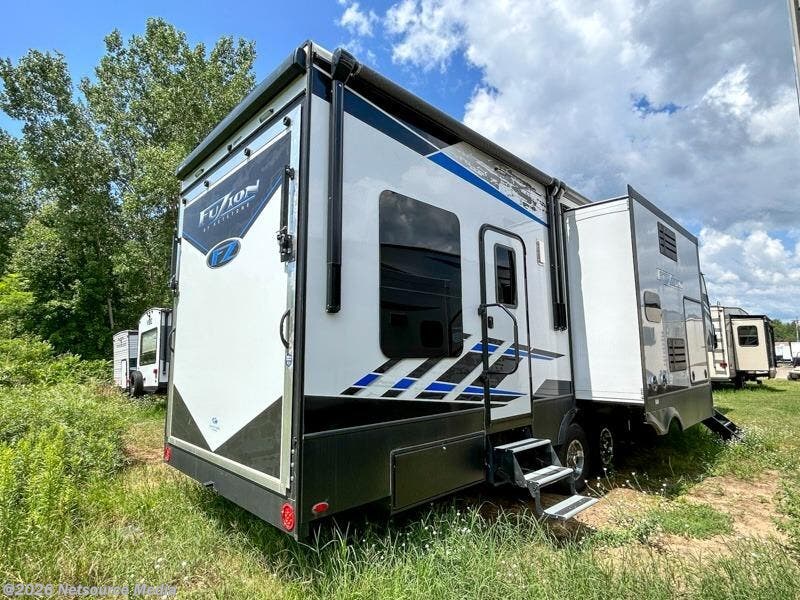 2023 Keystone Fuzion 379 RV for Sale in Muskegon, MI 49442 0AR033