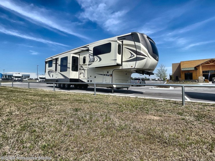 Used 2020 Jayco North Point 385THWS available in Glenpool, Oklahoma