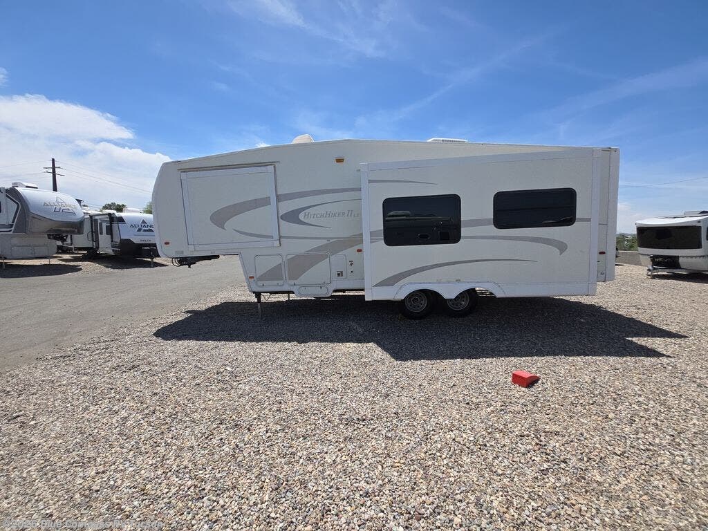 Used 2006 Nu-Wa Hitchhiker II LS 28.5RLBG available in Tucson, Arizona