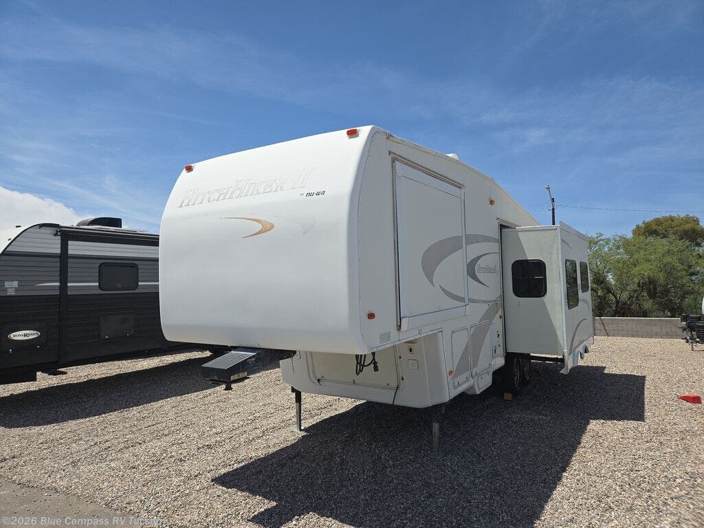 2006 Hitchhiker II LS 28.5RLBG by Nu-Wa from Blue Compass RV Tucson in Tucson, Arizona