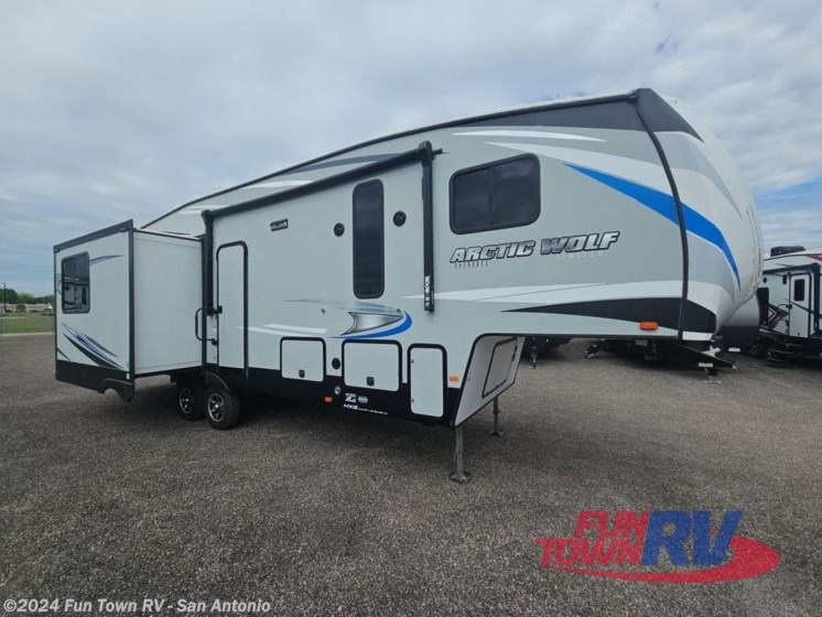 2021 Forest River Cherokee Arctic Wolf 298LB RV for Sale in Cibolo, TX