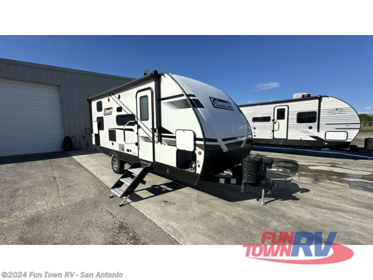 Used 2022 Coleman Light 1905BH available in Cibolo, Texas