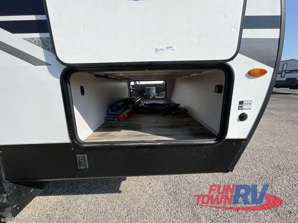 2023 Light 2755BH by Coleman from Fun Town RV - San Antonio in Cibolo, Texas