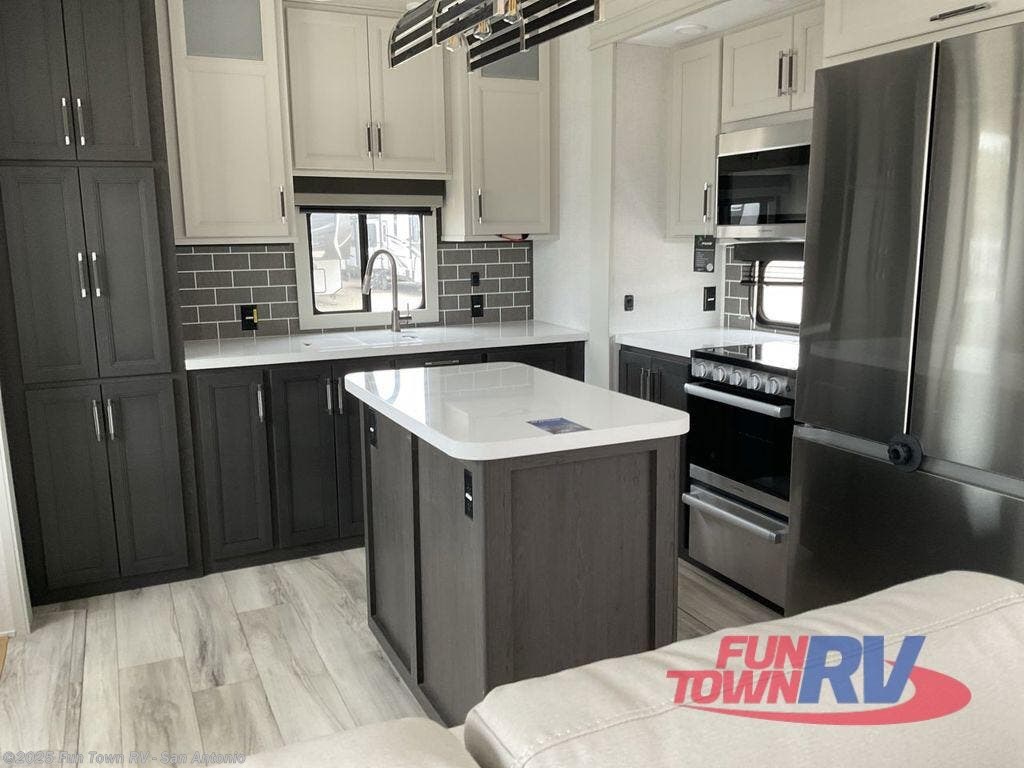 New 2025 Keystone Alpine Avalanche Edition 366LS available in Cibolo, Texas