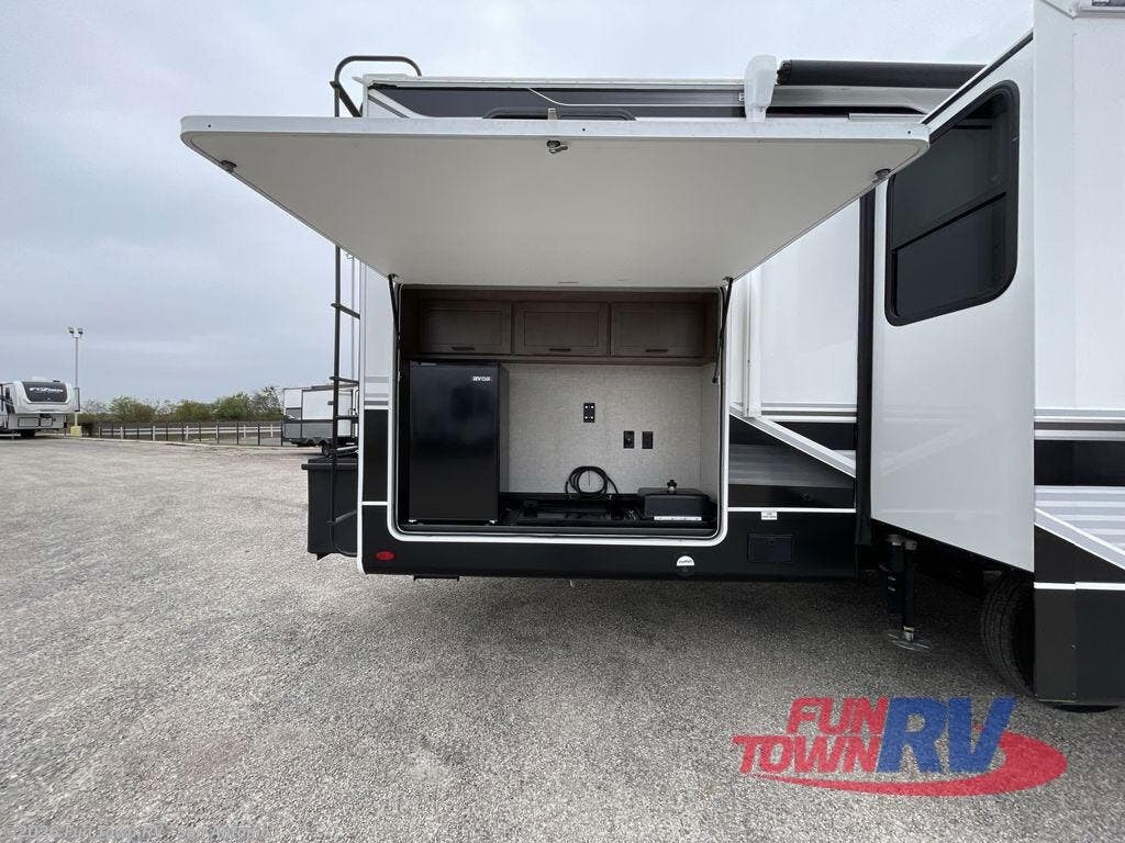 Used 2024 Jayco Eagle 312BHOK available in Cibolo, Texas