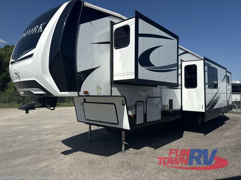 Used 2023 Cruiser RV South Fork 3850BH available in Cibolo, Texas