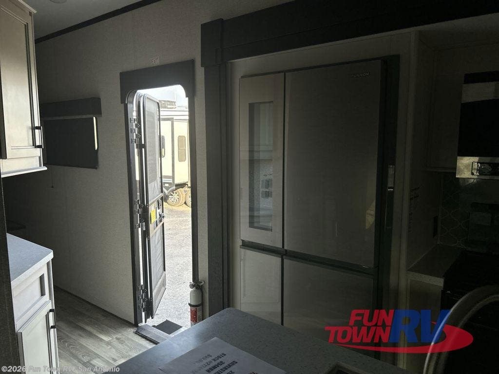 2022 Silverstar XLT 354MBH by Highland Ridge from Fun Town RV - San Antonio in Cibolo, Texas