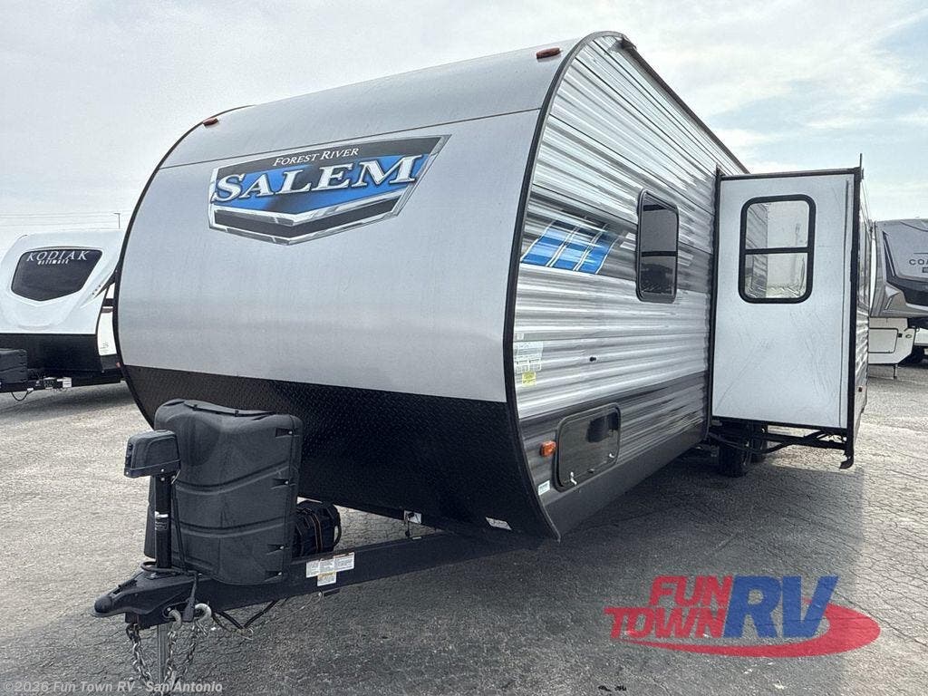 Used 2022 Forest River Salem 26DBUD available in Cibolo, Texas