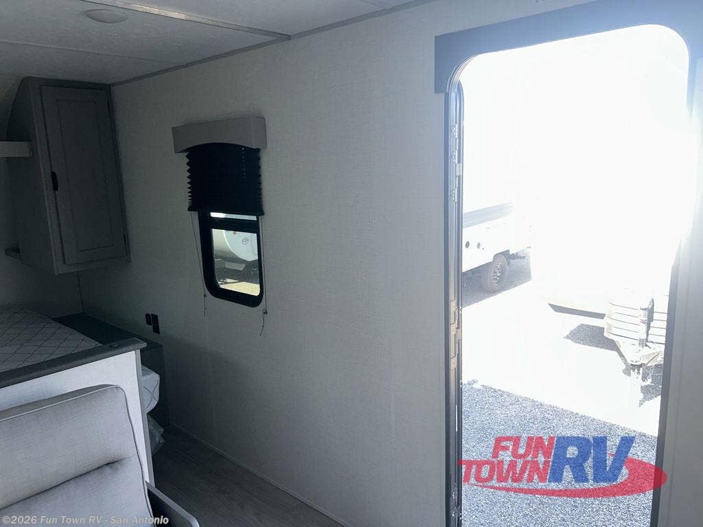 New 2026 Coachmen Clipper 5K Series 26BH available in Cibolo, Texas