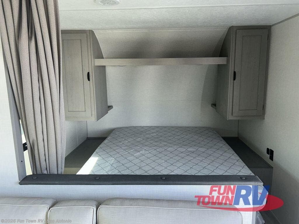 2026 Clipper 5K Series 26BH by Coachmen from Fun Town RV - San Antonio in Cibolo, Texas