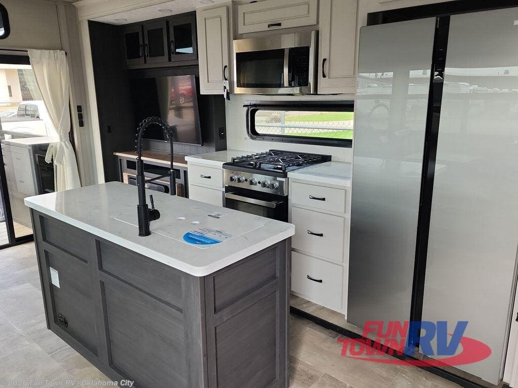 Used 2025 Coachmen Brookstone 318RLL available in Oklahoma City, Oklahoma