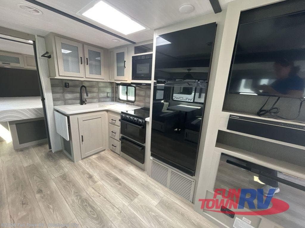 Used 2023 Forest River Salem Hemisphere Hyper-Lyte 25RBHL available in Oklahoma City, Oklahoma