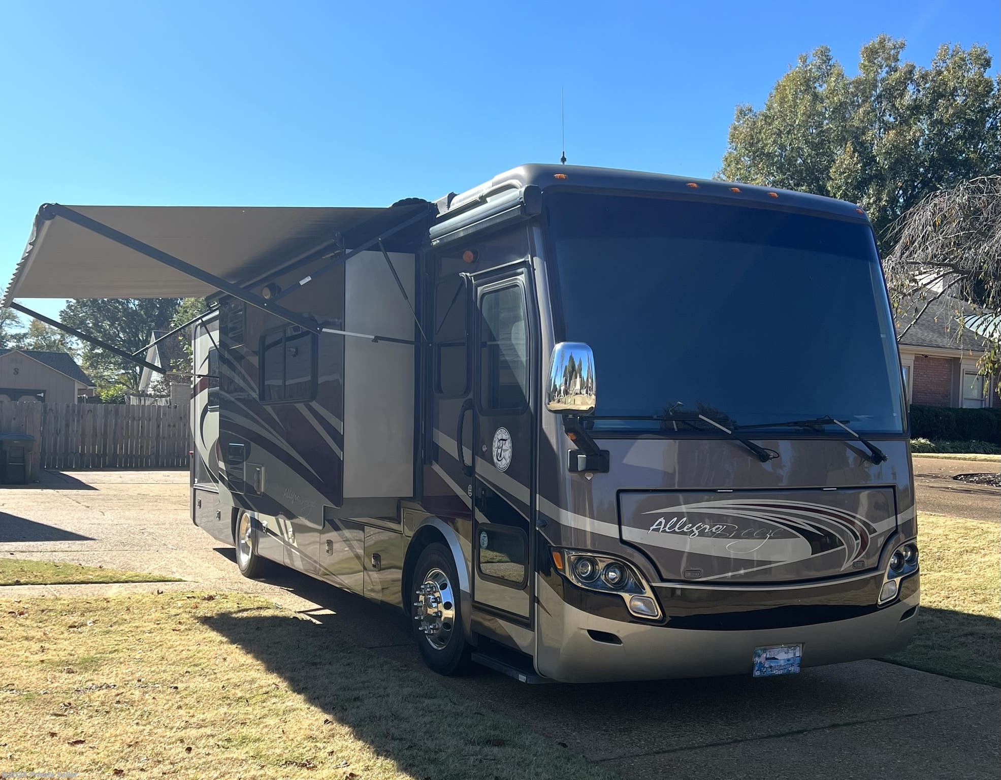 2013 Tiffin Allegro Breeze 32 BR RV for Sale in Collierville, TN 38017
