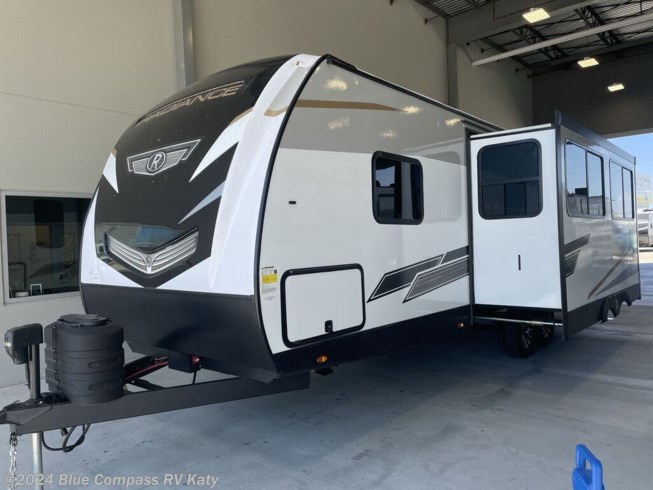 2024 Radiance Ultra Lite 25RB by Cruiser RV from Blue Compass RV Katy in Katy, Texas